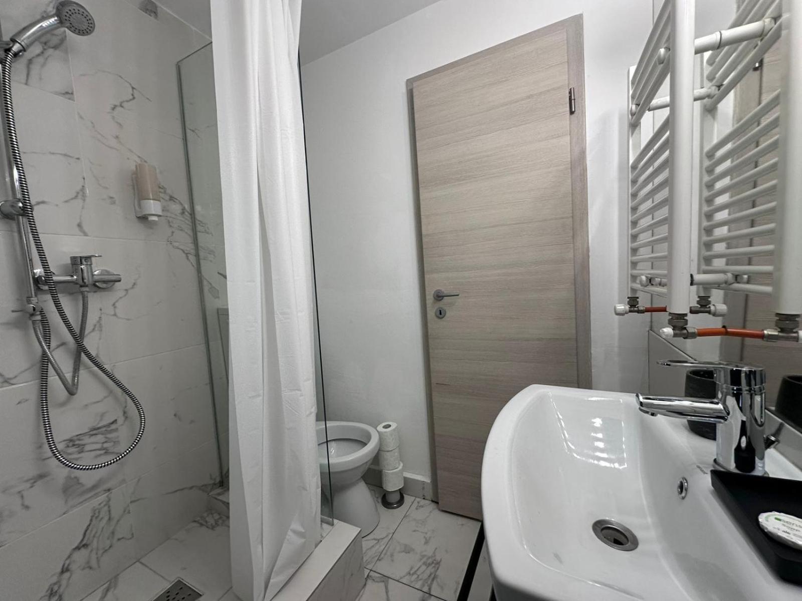 Heights Accommodation City Center Bucharest Exterior photo